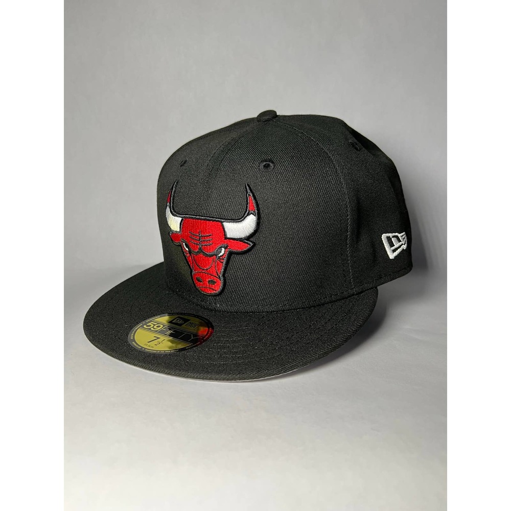 Chicago Bulls NBA New Era Black Fitted Cap Size 7 1/2